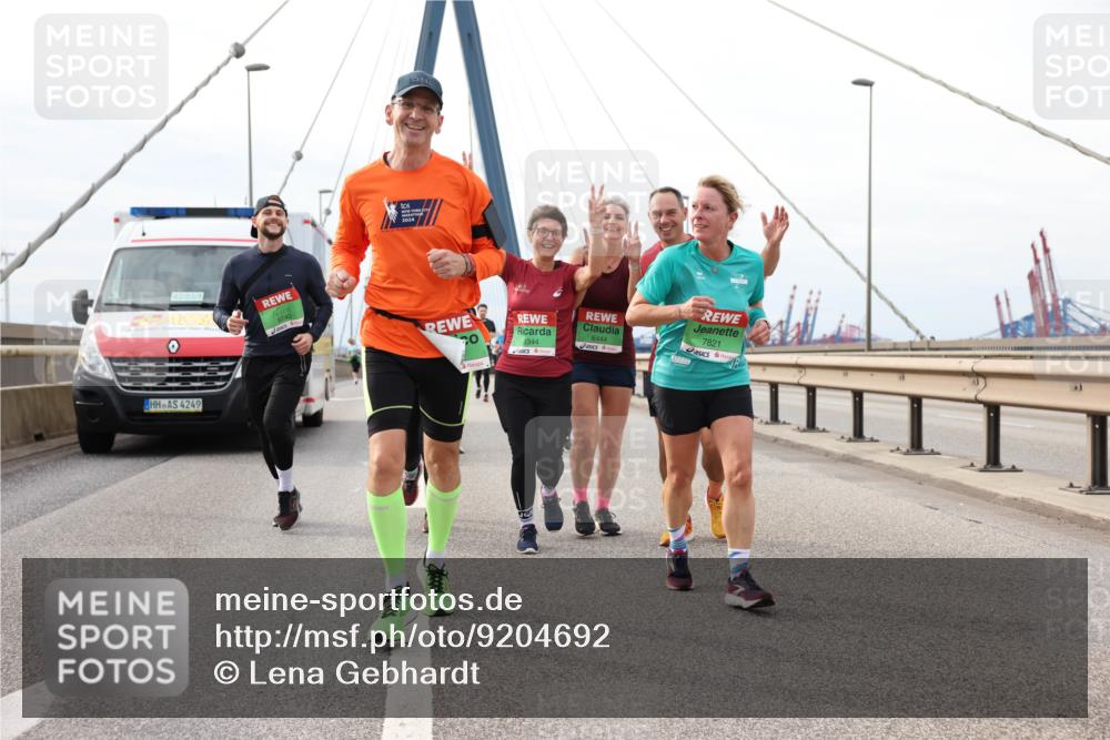 03.10.2025 - Köhlbrandbrückenlauf Lena Gebhardt http://msf.ph/oto/9204692 03.10.2025 15:58:05 Position 2 4249, 2024, 20, 3344, 8444, 7821 meine-sportfotos.de