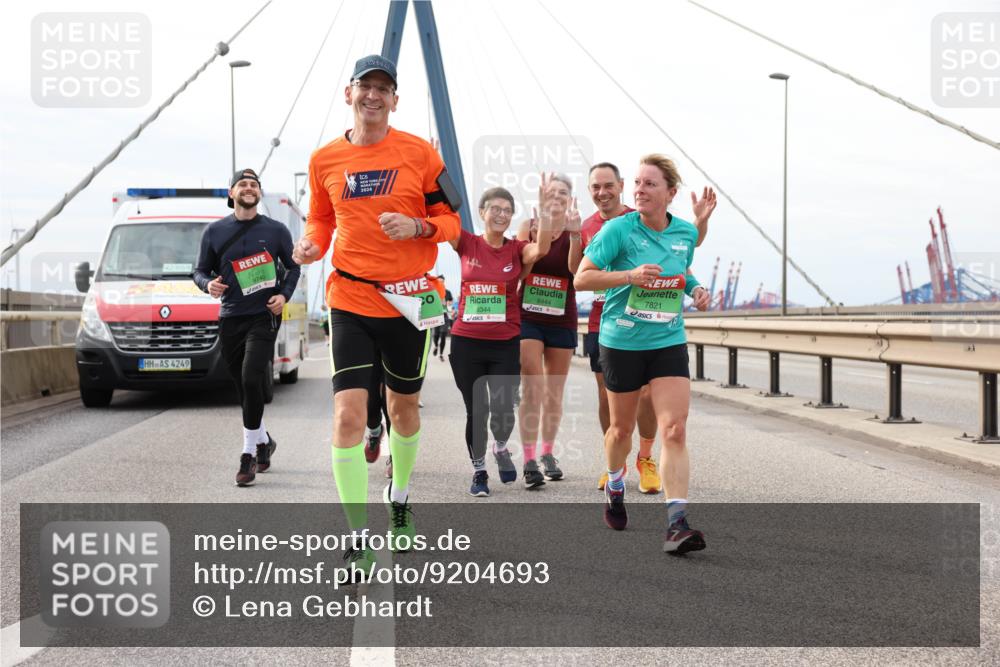 03.10.2025 - Köhlbrandbrückenlauf Lena Gebhardt http://msf.ph/oto/9204693 03.10.2025 15:58:06 Position 2 4249, 9740, 8444, 7821, 8344 meine-sportfotos.de