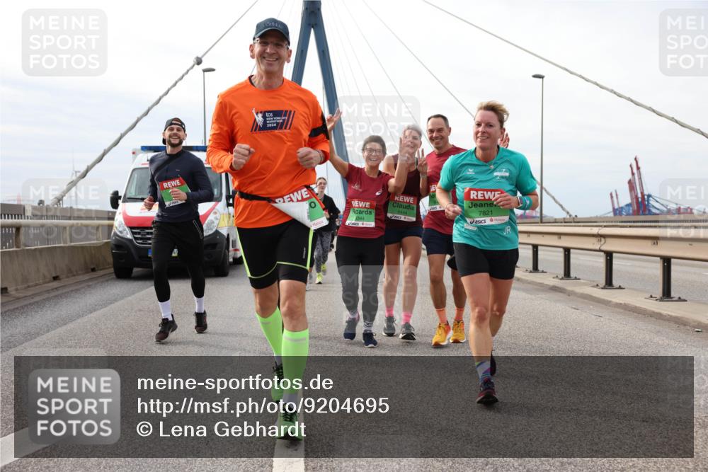 03.10.2025 - Köhlbrandbrückenlauf Lena Gebhardt http://msf.ph/oto/9204695 03.10.2025 15:58:06 Position 2 3344, 8444, 7821 meine-sportfotos.de
