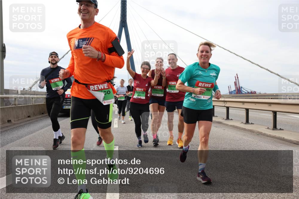 03.10.2025 - Köhlbrandbrückenlauf Lena Gebhardt http://msf.ph/oto/9204696 03.10.2025 15:58:06 Position 2 2024, 8446, 4, 3344, 3321 meine-sportfotos.de