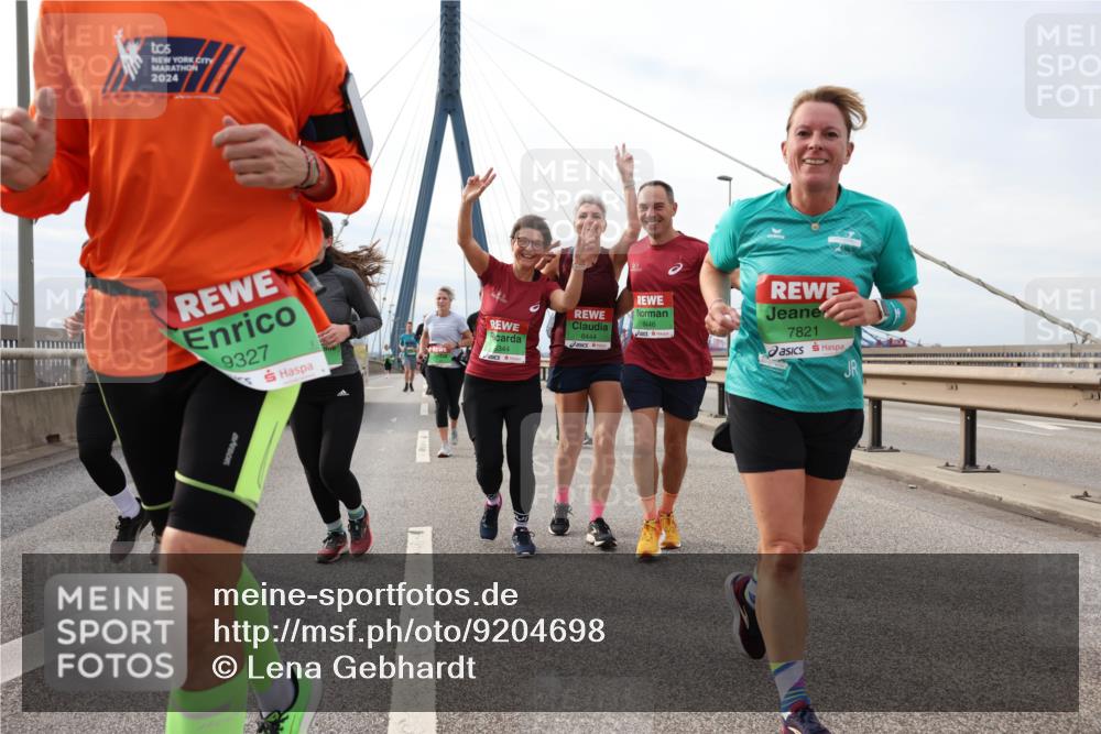 03.10.2025 - Köhlbrandbrückenlauf Lena Gebhardt http://msf.ph/oto/9204698 03.10.2025 15:58:07 Position 2 2024, 9327, 344, 8444, 8446, 7821 meine-sportfotos.de