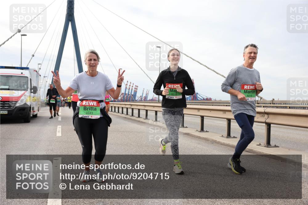 03.10.2025 - Köhlbrandbrückenlauf Lena Gebhardt http://msf.ph/oto/9204715 03.10.2025 15:58:09 Position 2 4249, 9443, 8218, 8219 meine-sportfotos.de