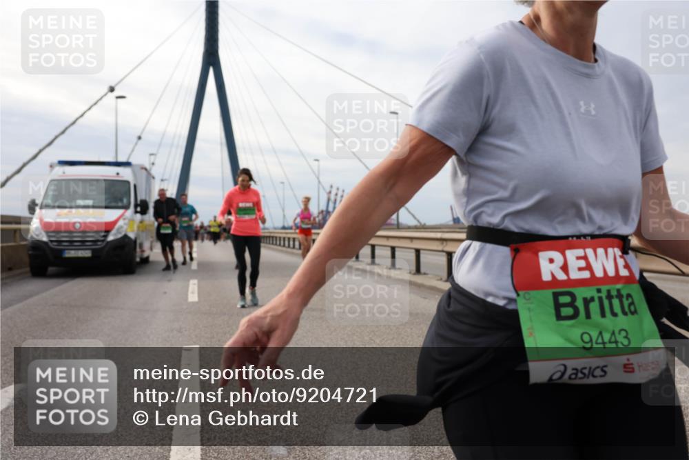 03.10.2025 - Köhlbrandbrückenlauf Lena Gebhardt http://msf.ph/oto/9204721 03.10.2025 15:58:10 Position 2 9443 meine-sportfotos.de