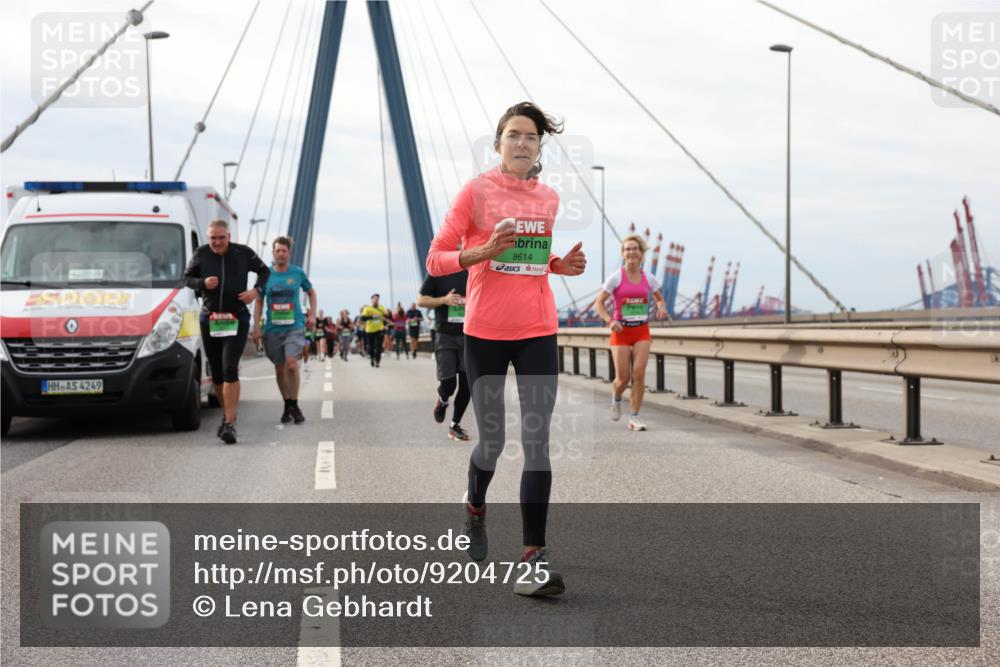 03.10.2025 - Köhlbrandbrückenlauf Lena Gebhardt http://msf.ph/oto/9204725 03.10.2025 15:58:11 Position 2 4249, 8614 meine-sportfotos.de