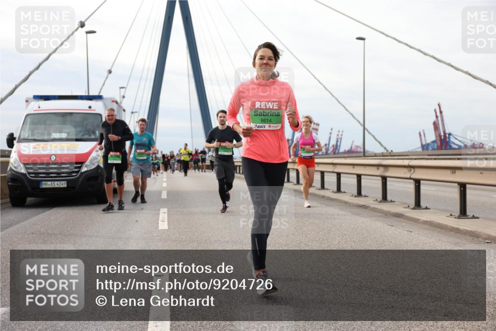 03.10.2025 - Köhlbrandbrückenlauf Lena Gebhardt http://msf.ph/oto/9204726 03.10.2025 15:58:11 Position 2 1, 3, 4249, 8614 meine-sportfotos.de