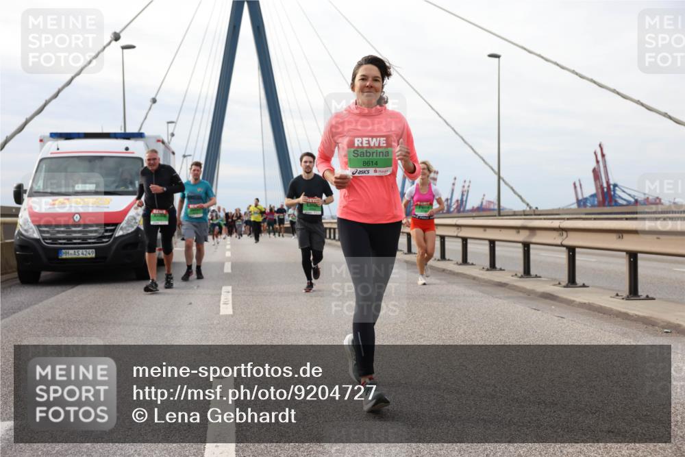 03.10.2025 - Köhlbrandbrückenlauf Lena Gebhardt http://msf.ph/oto/9204727 03.10.2025 15:58:11 Position 2 488, 4249, 8614 meine-sportfotos.de