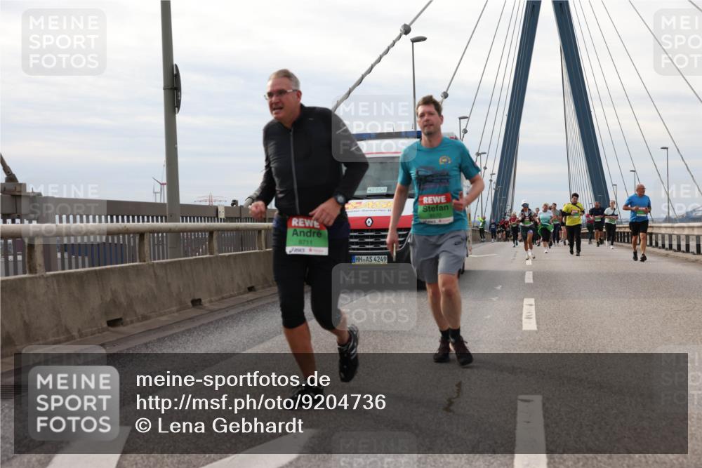 03.10.2025 - Köhlbrandbrückenlauf Lena Gebhardt http://msf.ph/oto/9204736 03.10.2025 15:58:14 Position 2 8711, 42, 85, 4, 8570, 4249 meine-sportfotos.de