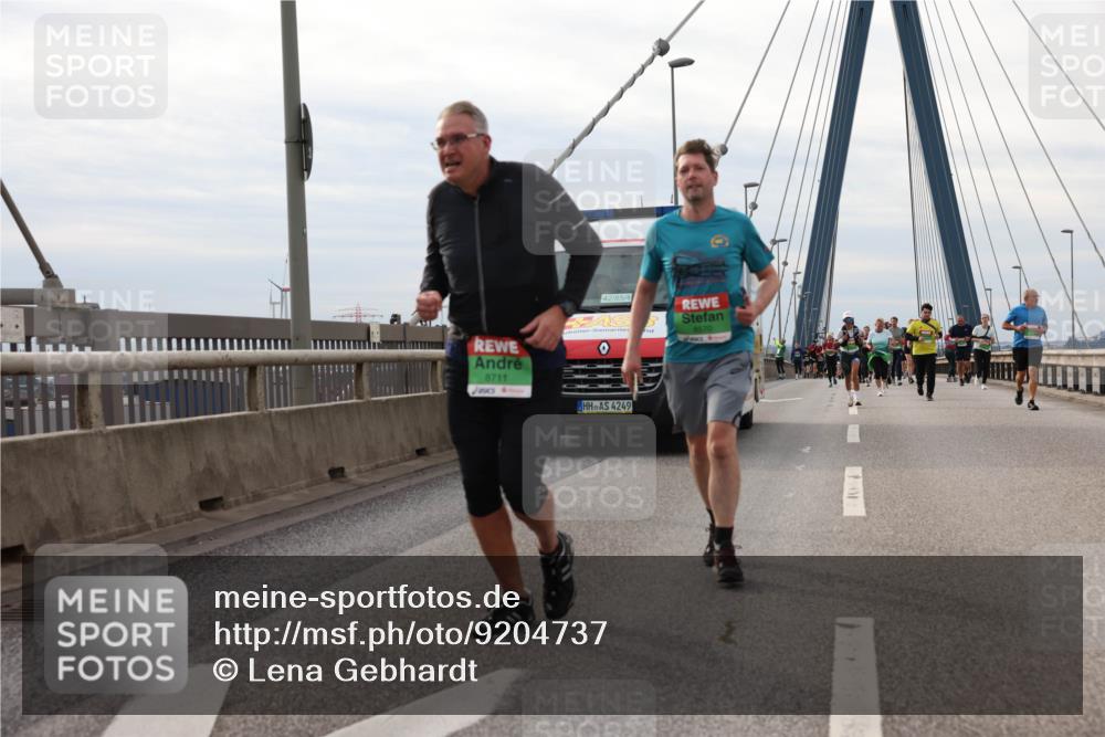 03.10.2025 - Köhlbrandbrückenlauf Lena Gebhardt http://msf.ph/oto/9204737 03.10.2025 15:58:14 Position 2 42, 85, 4, 8570, 8711, 4249 meine-sportfotos.de