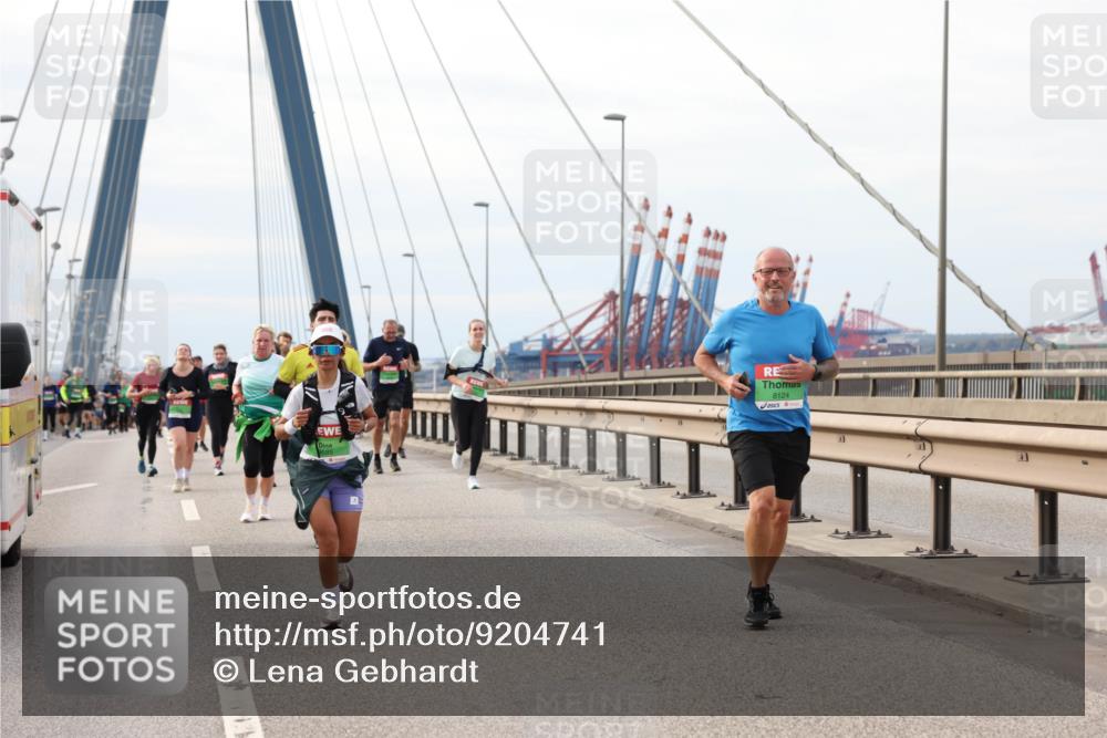 03.10.2025 - Köhlbrandbrückenlauf Lena Gebhardt http://msf.ph/oto/9204741 03.10.2025 15:58:18 Position 2 8124 meine-sportfotos.de