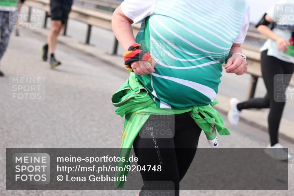 03.10.2025 - Köhlbrandbrückenlauf Lena Gebhardt http://msf.ph/oto/9204748 03.10.2025 15:58:21 Position 2  meine-sportfotos.de