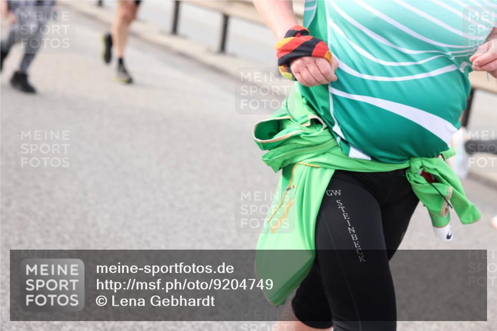 03.10.2025 - Köhlbrandbrückenlauf Lena Gebhardt http://msf.ph/oto/9204749 03.10.2025 15:58:21 Position 2  meine-sportfotos.de
