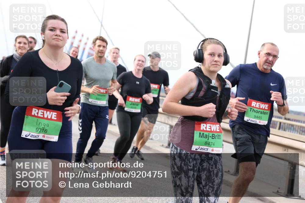 03.10.2025 - Köhlbrandbrückenlauf Lena Gebhardt http://msf.ph/oto/9204751 03.10.2025 15:58:22 Position 2 9716, 8447, 8474, 9445 meine-sportfotos.de