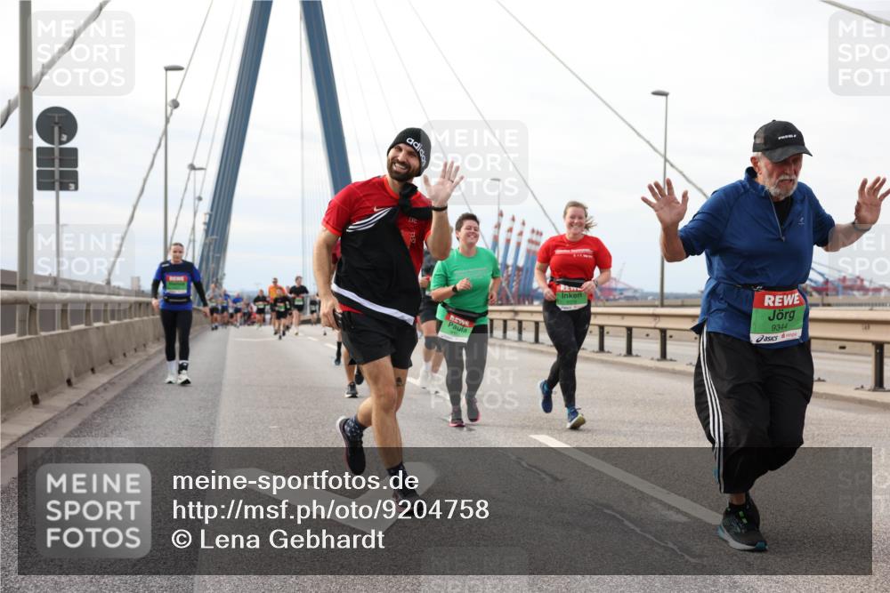 03.10.2025 - Köhlbrandbrückenlauf Lena Gebhardt http://msf.ph/oto/9204758 03.10.2025 15:58:32 Position 2 9344 meine-sportfotos.de