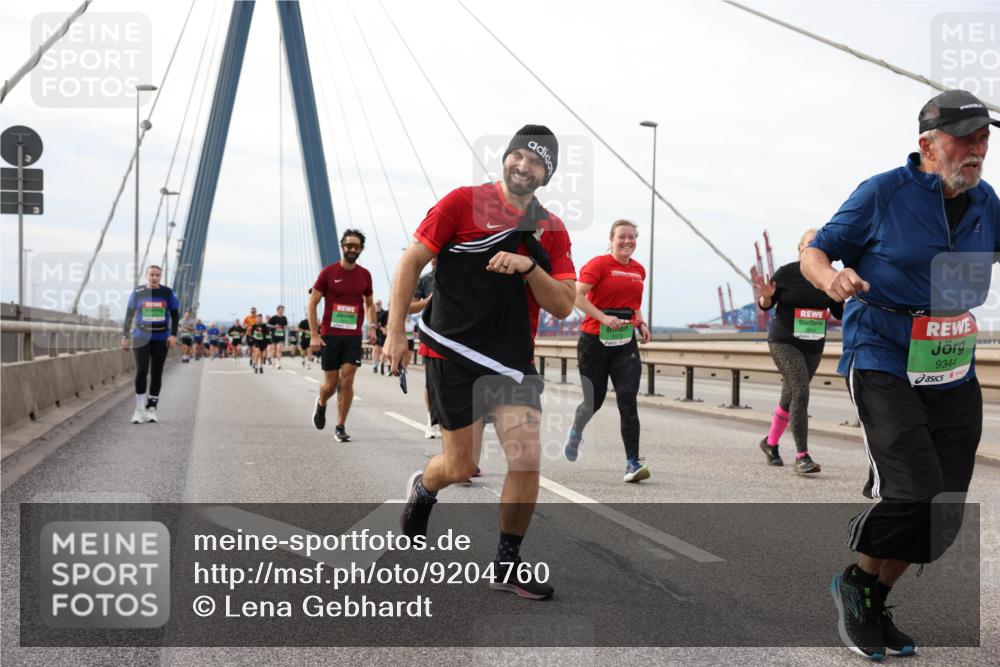 03.10.2025 - Köhlbrandbrückenlauf Lena Gebhardt http://msf.ph/oto/9204760 03.10.2025 15:58:33 Position 2 9344 meine-sportfotos.de