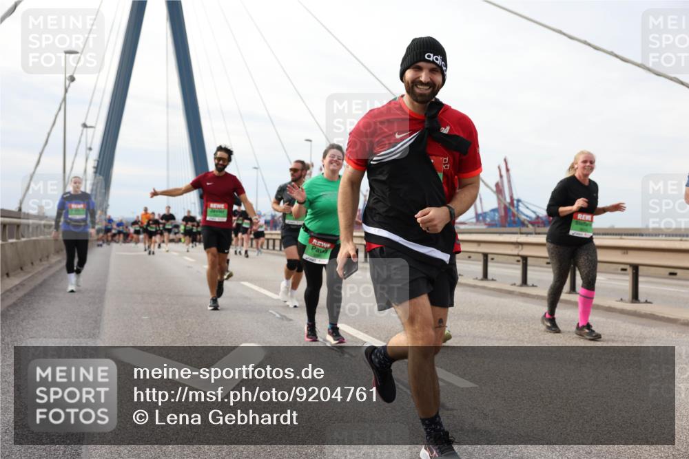 03.10.2025 - Köhlbrandbrückenlauf Lena Gebhardt http://msf.ph/oto/9204761 03.10.2025 15:58:33 Position 2  meine-sportfotos.de