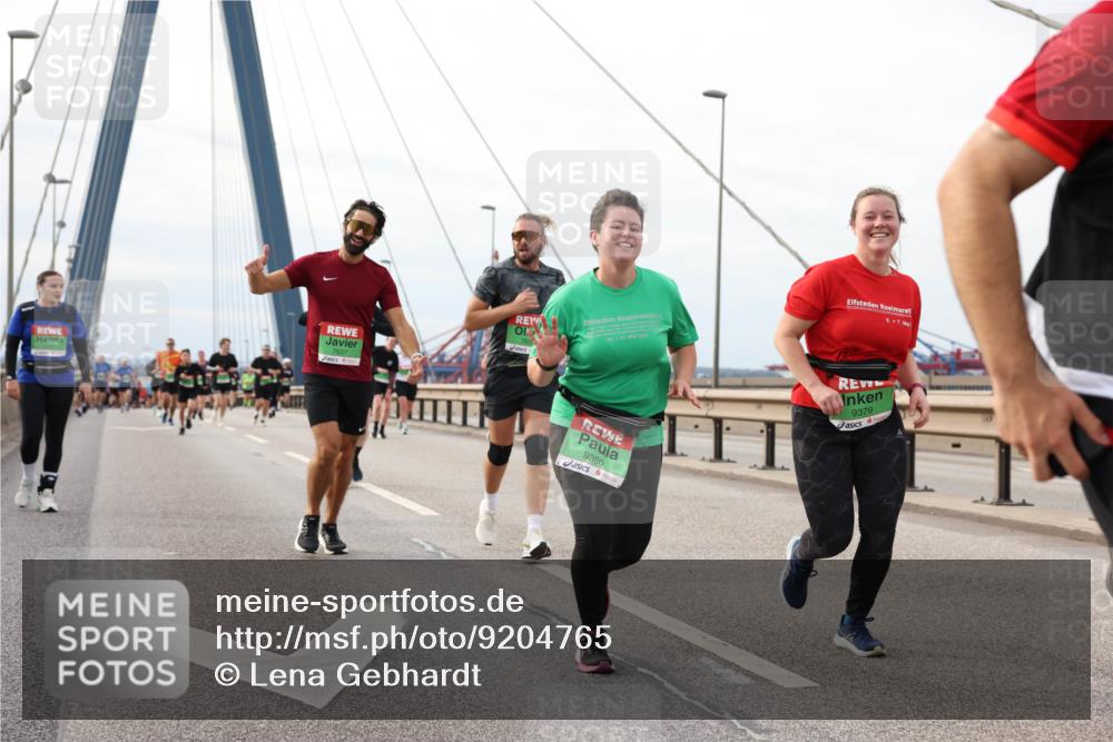 03.10.2025 - Köhlbrandbrückenlauf Lena Gebhardt http://msf.ph/oto/9204765 03.10.2025 15:58:34 Position 2 6, 7, 637, 9380, 9379 meine-sportfotos.de