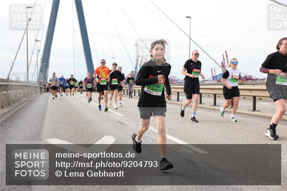 03.10.2025 - Köhlbrandbrückenlauf Lena Gebhardt http://msf.ph/oto/9204793 03.10.2025 15:58:41 Position 2 9553, 7783 meine-sportfotos.de
