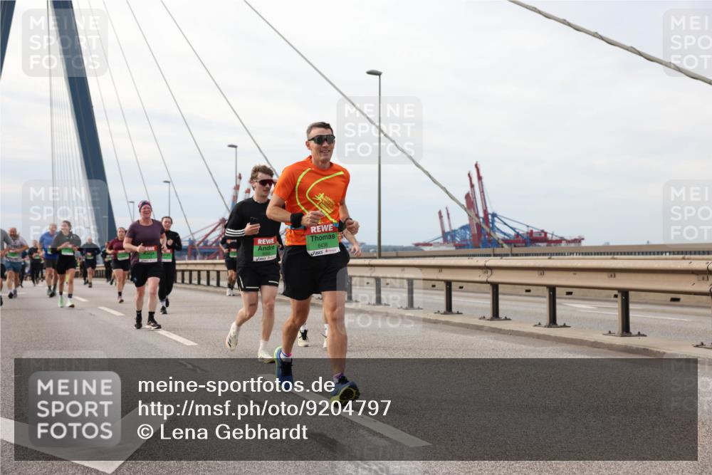 03.10.2025 - Köhlbrandbrückenlauf Lena Gebhardt http://msf.ph/oto/9204797 03.10.2025 15:58:43 Position 2 8438 meine-sportfotos.de
