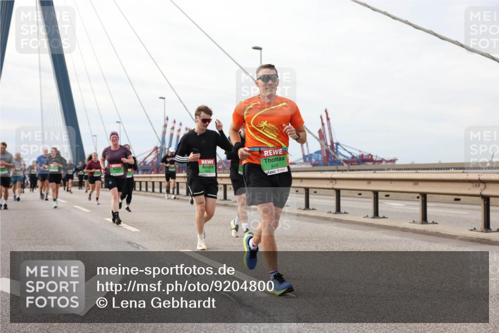 03.10.2025 - Köhlbrandbrückenlauf Lena Gebhardt http://msf.ph/oto/9204800 03.10.2025 15:58:44 Position 2 8438 meine-sportfotos.de
