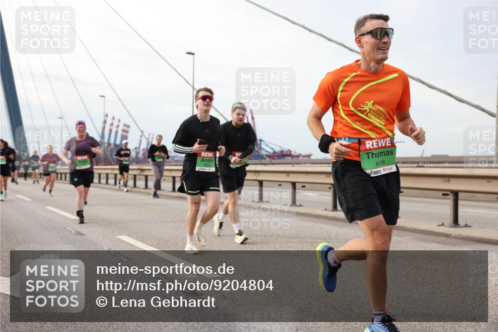 03.10.2025 - Köhlbrandbrückenlauf Lena Gebhardt http://msf.ph/oto/9204804 03.10.2025 15:58:45 Position 2 8438 meine-sportfotos.de