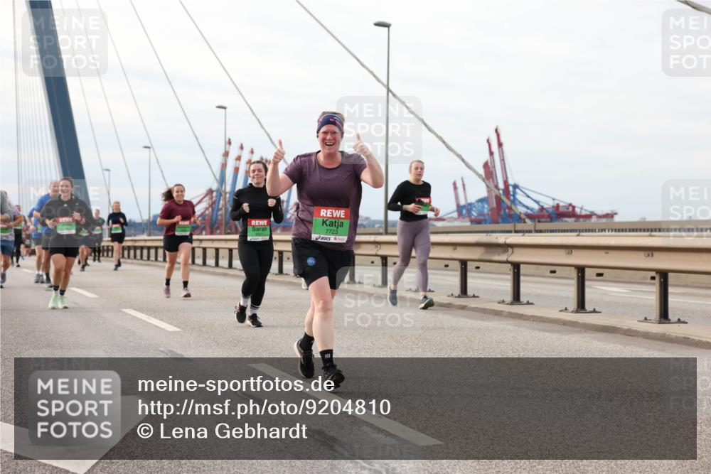 03.10.2025 - Köhlbrandbrückenlauf Lena Gebhardt http://msf.ph/oto/9204810 03.10.2025 15:58:46 Position 2 7723 meine-sportfotos.de