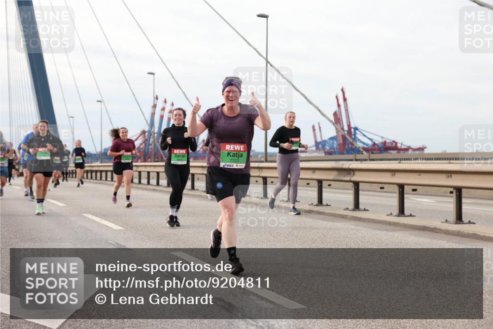 03.10.2025 - Köhlbrandbrückenlauf Lena Gebhardt http://msf.ph/oto/9204811 03.10.2025 15:58:46 Position 2 7723 meine-sportfotos.de
