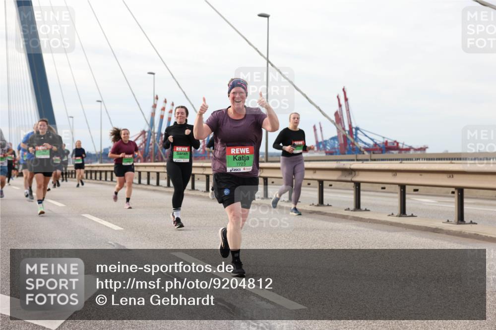 03.10.2025 - Köhlbrandbrückenlauf Lena Gebhardt http://msf.ph/oto/9204812 03.10.2025 15:58:46 Position 2 7723 meine-sportfotos.de