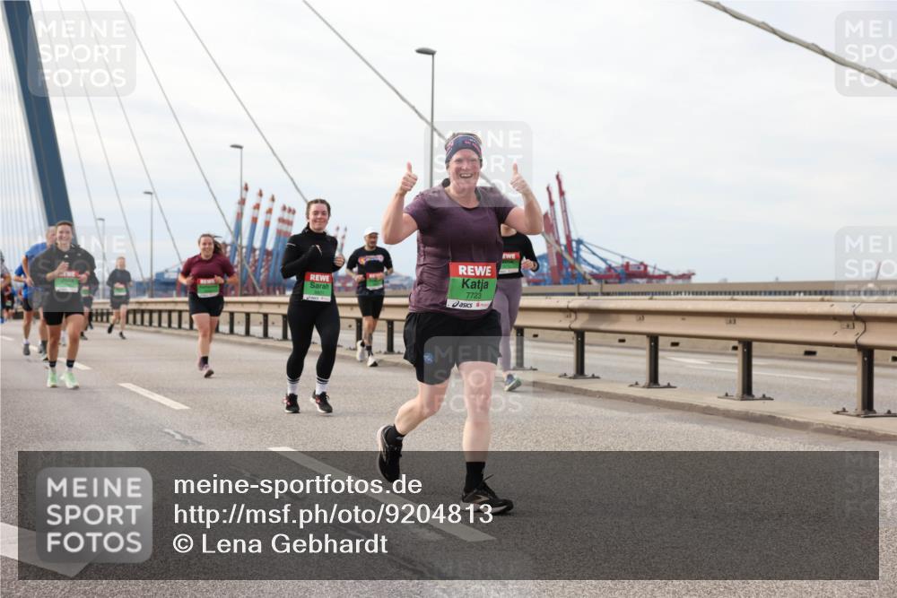 03.10.2025 - Köhlbrandbrückenlauf Lena Gebhardt http://msf.ph/oto/9204813 03.10.2025 15:58:46 Position 2 7723 meine-sportfotos.de