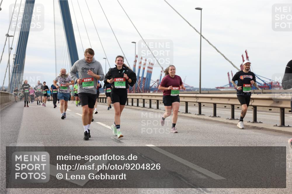 03.10.2025 - Köhlbrandbrückenlauf Lena Gebhardt http://msf.ph/oto/9204826 03.10.2025 15:58:48 Position 2 7909, 7741 meine-sportfotos.de