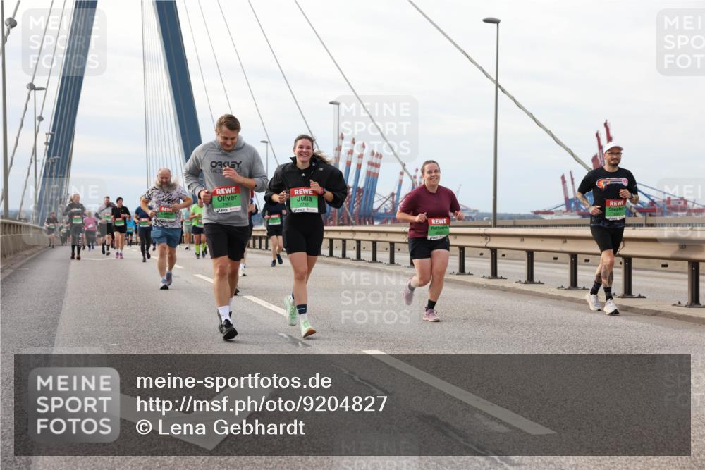 03.10.2025 - Köhlbrandbrückenlauf Lena Gebhardt http://msf.ph/oto/9204827 03.10.2025 15:58:48 Position 2 7909, 7741 meine-sportfotos.de