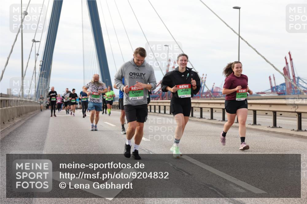 03.10.2025 - Köhlbrandbrückenlauf Lena Gebhardt http://msf.ph/oto/9204832 03.10.2025 15:58:49 Position 2 7909, 7741 meine-sportfotos.de