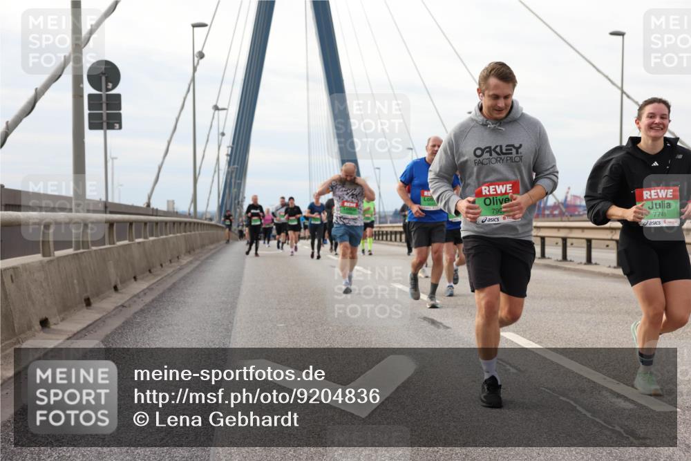 03.10.2025 - Köhlbrandbrückenlauf Lena Gebhardt http://msf.ph/oto/9204836 03.10.2025 15:58:50 Position 2 790, 7741 meine-sportfotos.de