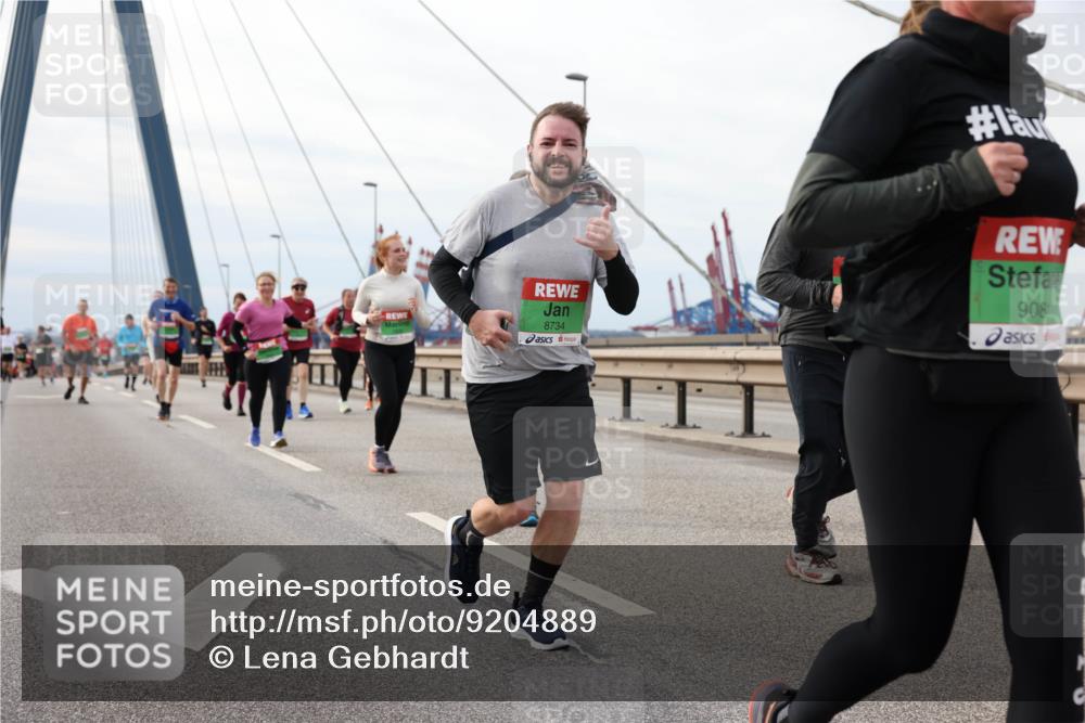 03.10.2025 - Köhlbrandbrückenlauf Lena Gebhardt http://msf.ph/oto/9204889 03.10.2025 15:59:00 Position 2 8734, 908 meine-sportfotos.de