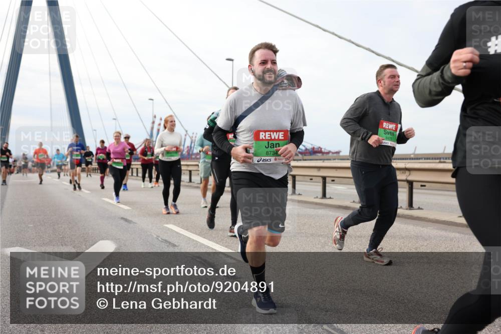 03.10.2025 - Köhlbrandbrückenlauf Lena Gebhardt http://msf.ph/oto/9204891 03.10.2025 15:59:00 Position 2 8734, 8475 meine-sportfotos.de