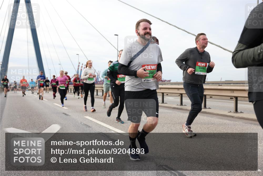03.10.2025 - Köhlbrandbrückenlauf Lena Gebhardt http://msf.ph/oto/9204893 03.10.2025 15:59:00 Position 2 873, 8475 meine-sportfotos.de