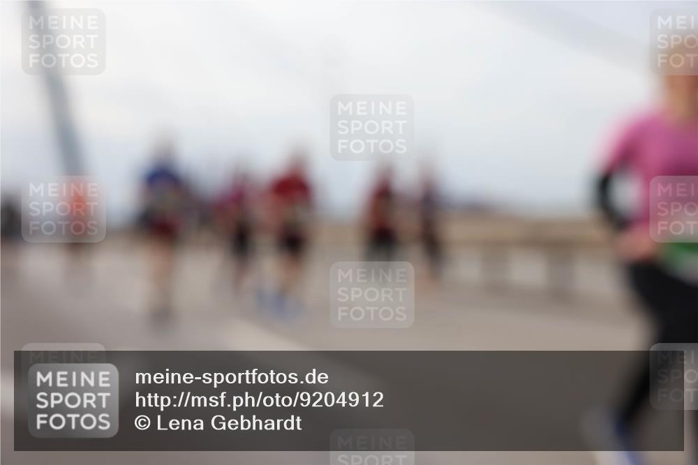 03.10.2025 - Köhlbrandbrückenlauf Lena Gebhardt http://msf.ph/oto/9204912 03.10.2025 15:59:04 Position 2  meine-sportfotos.de