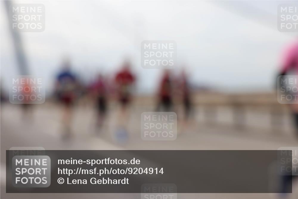 03.10.2025 - Köhlbrandbrückenlauf Lena Gebhardt http://msf.ph/oto/9204914 03.10.2025 15:59:04 Position 2  meine-sportfotos.de