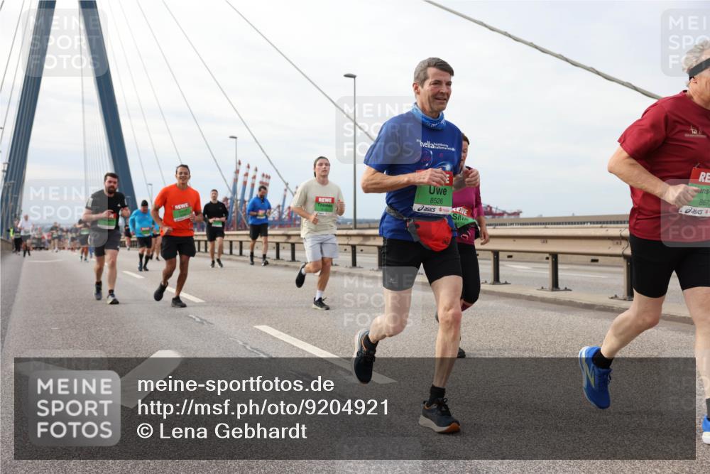 03.10.2025 - Köhlbrandbrückenlauf Lena Gebhardt http://msf.ph/oto/9204921 03.10.2025 15:59:06 Position 2 867, 8526 meine-sportfotos.de