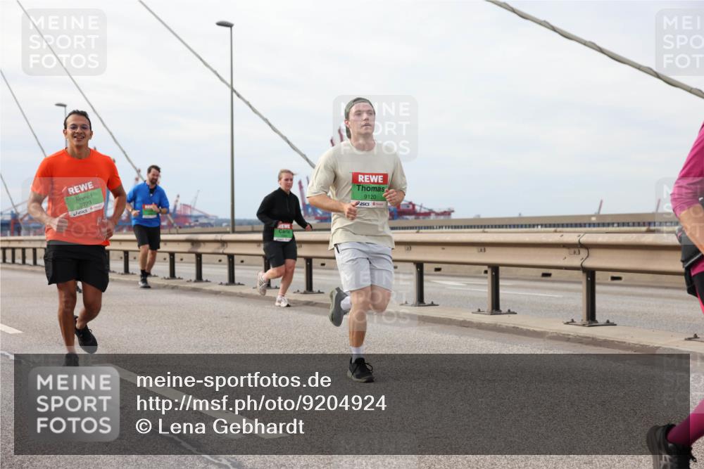 03.10.2025 - Köhlbrandbrückenlauf Lena Gebhardt http://msf.ph/oto/9204924 03.10.2025 15:59:07 Position 2 9723, 9120 meine-sportfotos.de