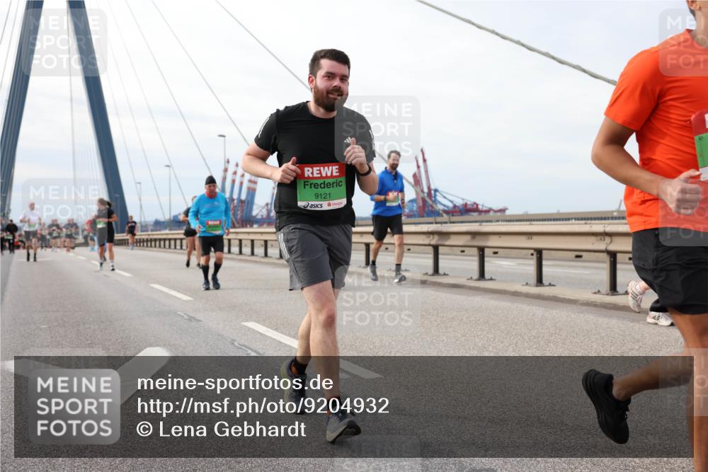 03.10.2025 - Köhlbrandbrückenlauf Lena Gebhardt http://msf.ph/oto/9204932 03.10.2025 15:59:09 Position 2 9121 meine-sportfotos.de