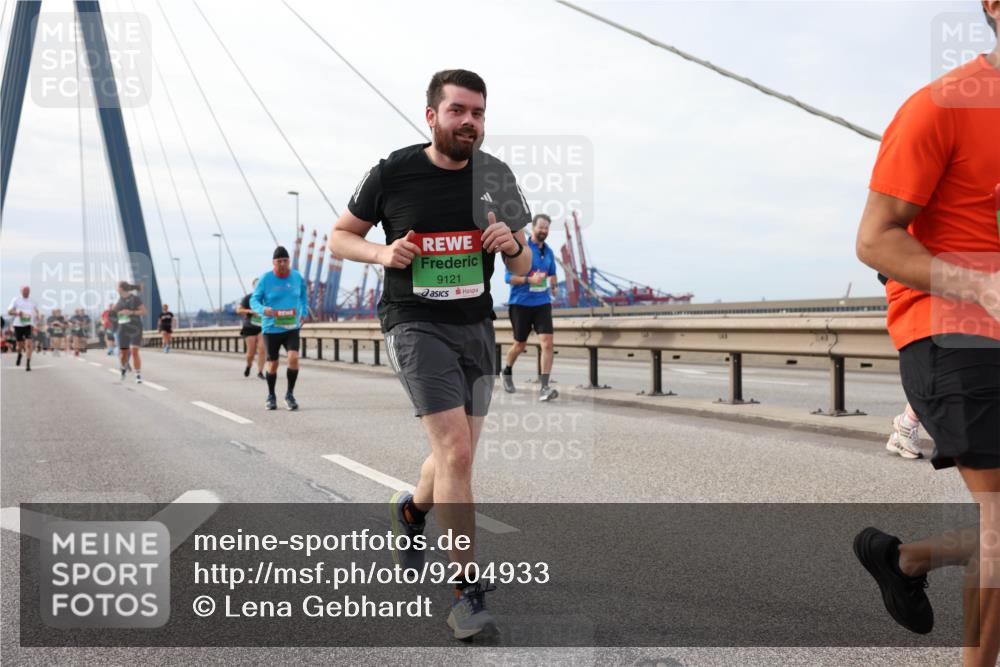 03.10.2025 - Köhlbrandbrückenlauf Lena Gebhardt http://msf.ph/oto/9204933 03.10.2025 15:59:09 Position 2 9121 meine-sportfotos.de