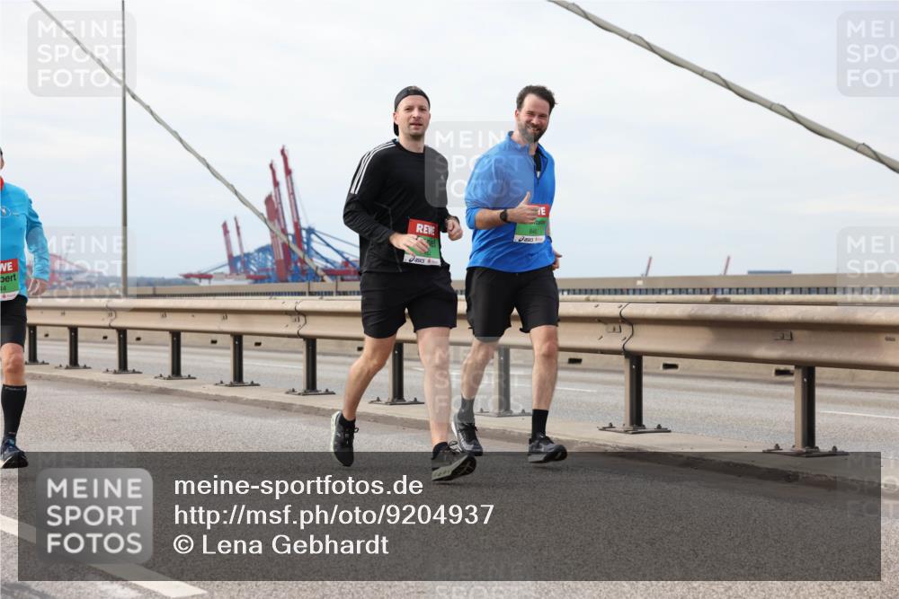 03.10.2025 - Köhlbrandbrückenlauf Lena Gebhardt http://msf.ph/oto/9204937 03.10.2025 15:59:10 Position 2 44 meine-sportfotos.de
