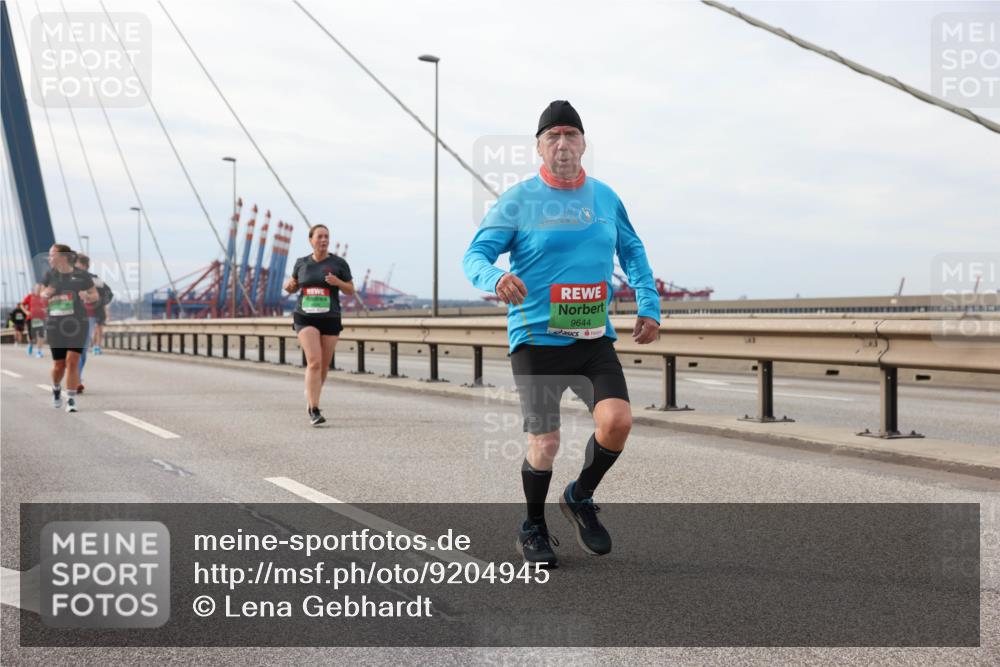 03.10.2025 - Köhlbrandbrückenlauf Lena Gebhardt http://msf.ph/oto/9204945 03.10.2025 15:59:12 Position 2 9644 meine-sportfotos.de