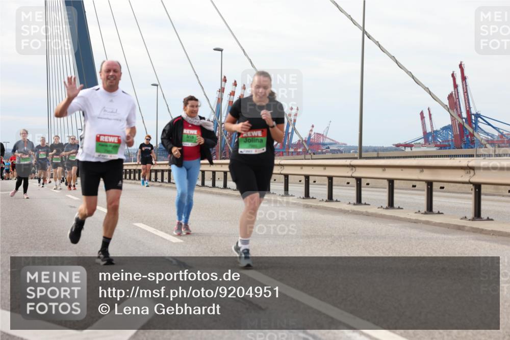 03.10.2025 - Köhlbrandbrückenlauf Lena Gebhardt http://msf.ph/oto/9204951 03.10.2025 15:59:15 Position 2  meine-sportfotos.de