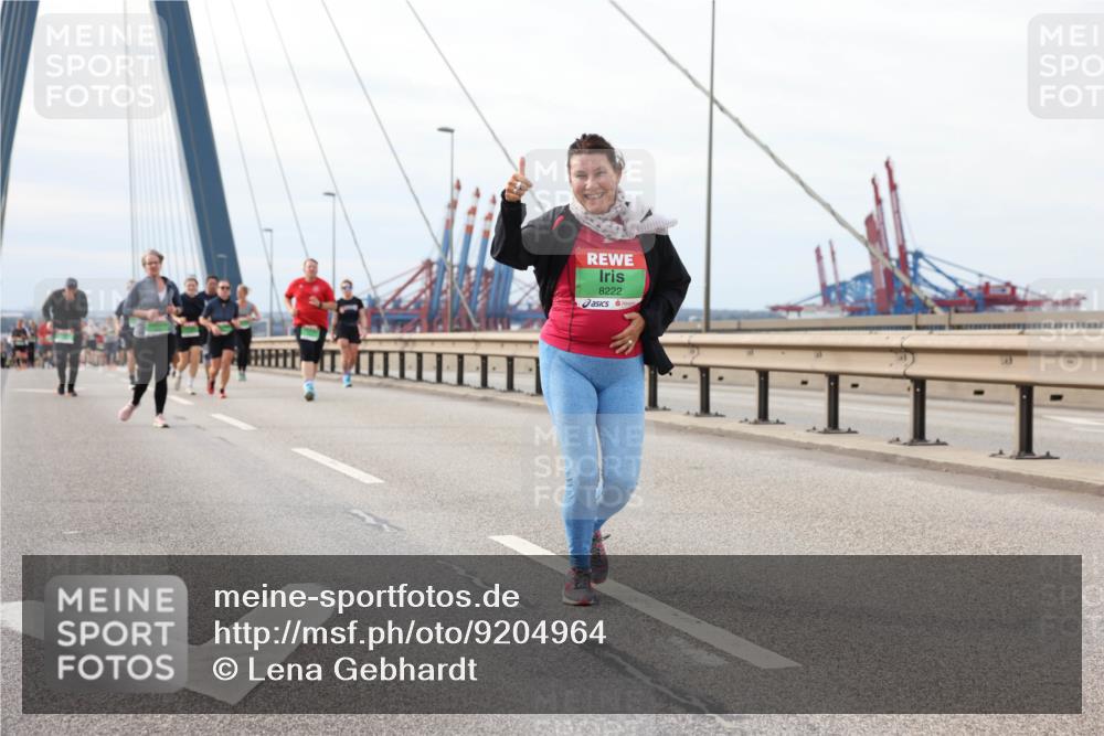 03.10.2025 - Köhlbrandbrückenlauf Lena Gebhardt http://msf.ph/oto/9204964 03.10.2025 15:59:17 Position 2 8222 meine-sportfotos.de