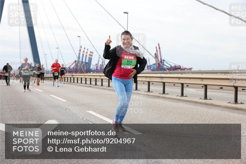 03.10.2025 - Köhlbrandbrückenlauf Lena Gebhardt http://msf.ph/oto/9204967 03.10.2025 15:59:18 Position 2 8222 meine-sportfotos.de
