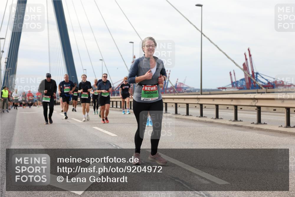 03.10.2025 - Köhlbrandbrückenlauf Lena Gebhardt http://msf.ph/oto/9204972 03.10.2025 15:59:22 Position 2 9026 meine-sportfotos.de