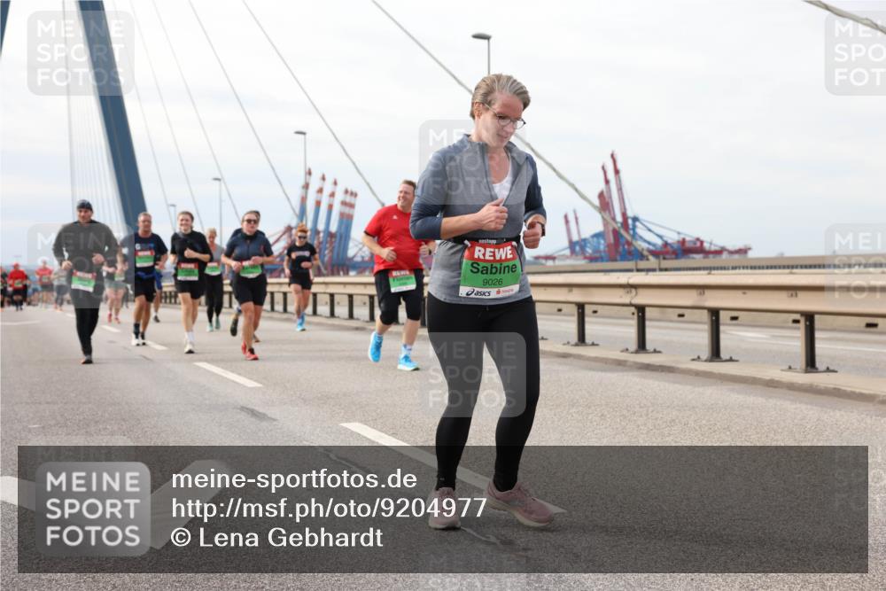 03.10.2025 - Köhlbrandbrückenlauf Lena Gebhardt http://msf.ph/oto/9204977 03.10.2025 15:59:22 Position 2 9026 meine-sportfotos.de