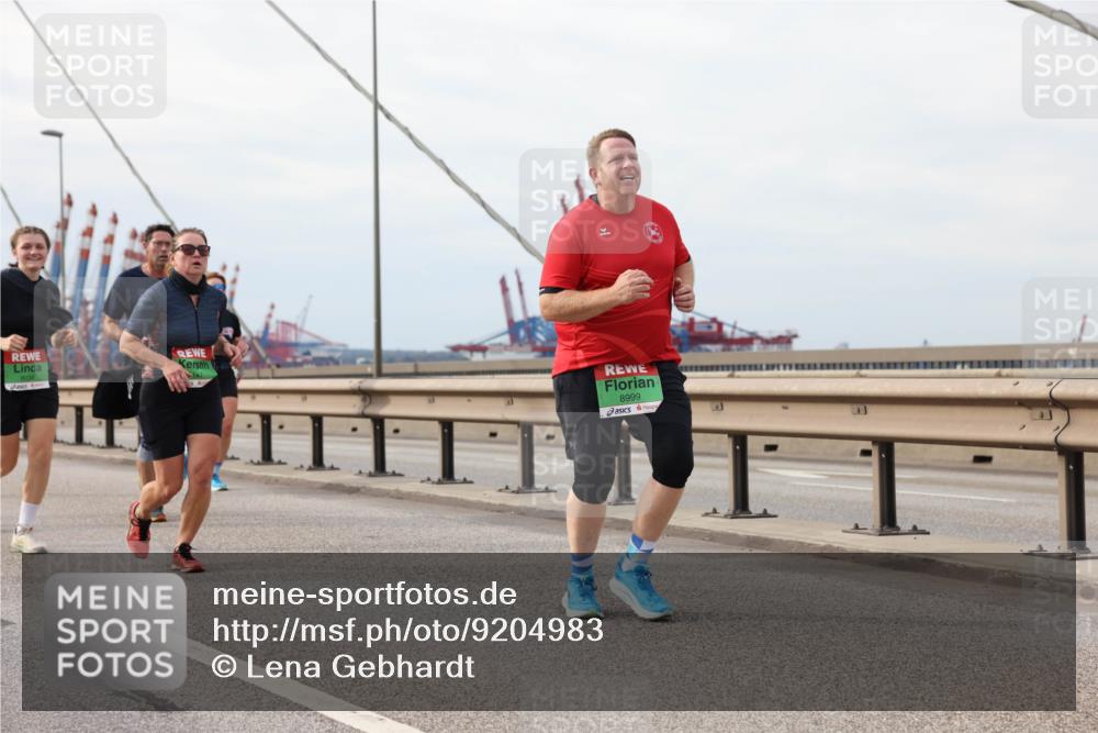 03.10.2025 - Köhlbrandbrückenlauf Lena Gebhardt http://msf.ph/oto/9204983 03.10.2025 15:59:24 Position 2 147, 8999 meine-sportfotos.de