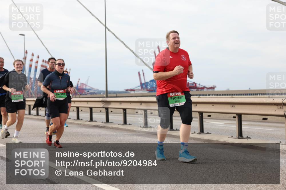 03.10.2025 - Köhlbrandbrückenlauf Lena Gebhardt http://msf.ph/oto/9204984 03.10.2025 15:59:24 Position 2 9147, 8999 meine-sportfotos.de